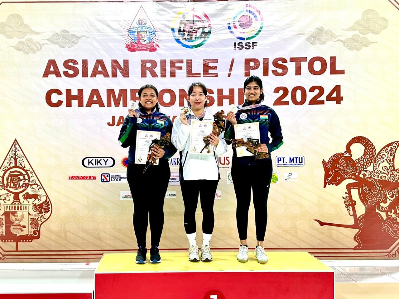 खेल मंत्री मीत हेयर ने एशियन चैंपियनशिप में स्वर्ण और रजत पदक जीतने के लिए सिफ़्त कौर समरा को दी बधाई